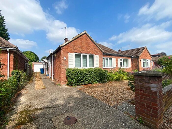 3 Bedroom Bungalow For Sale In Aylesford Way, Stapleford, Cambridge, CB22