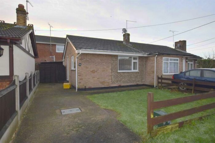 1 Bedroom Semi-Detached Bungalow To Rent In Arcadia Road, Canvey Island, SS8