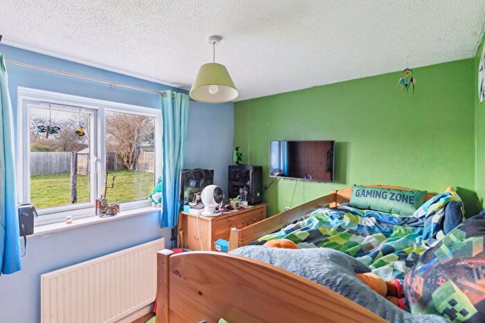 2 Bedroom Flat For Sale In Old Hale Way, Hitchin, SG5
