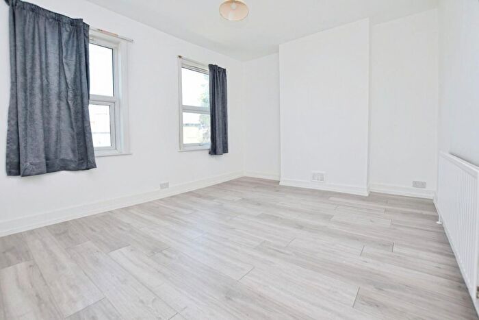 3 Bedroom Terraced House To Rent In Tunmarsh Lane, London, E13