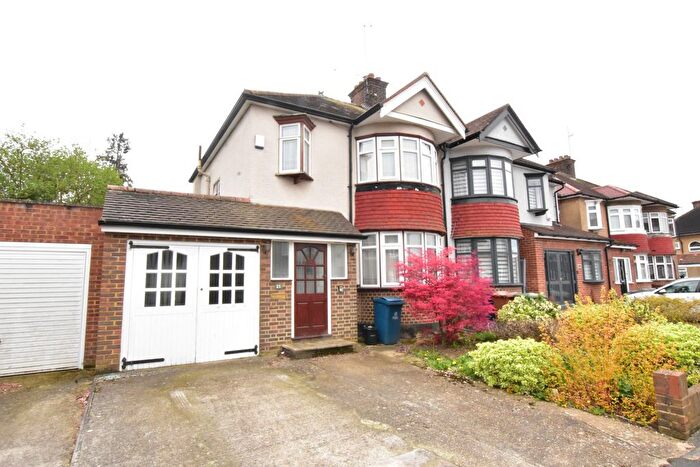 3 Bedroom Semi Detached House For Sale In Parkthorne Close, North Harrow, HA2