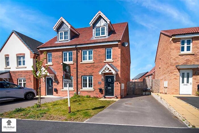 3 Bedroom Semi Detached House For Sale In Awsworth Place, Harworth And Bircotes, Doncaster, South Yorkshire, DN11