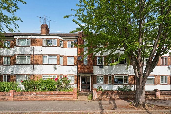 2 Bedroom Apartment For Sale In Garrison Court, Hitchin, SG4