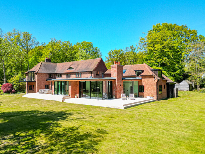 6 Bedroom Country House For Sale In Ringshall Road, Berkhamsted, HP4