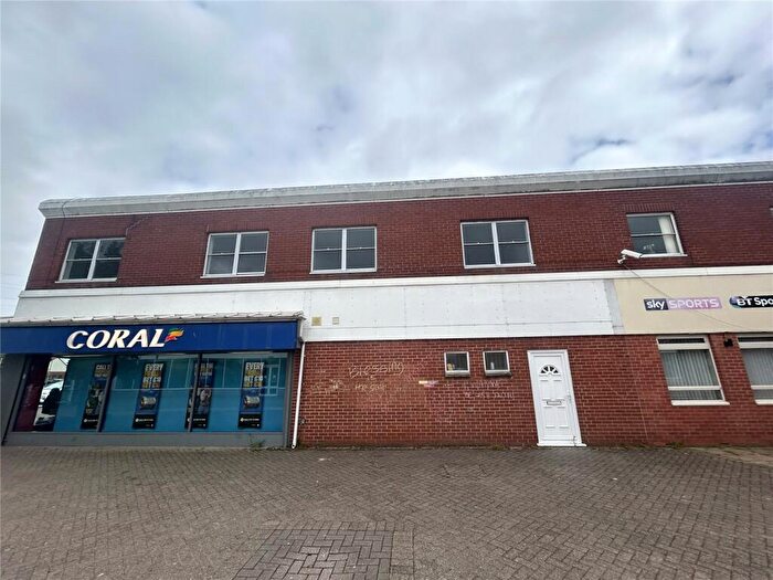 3 Bedroom Flat To Rent In Sinfin District Centre, Sinfin, Derby, DE24