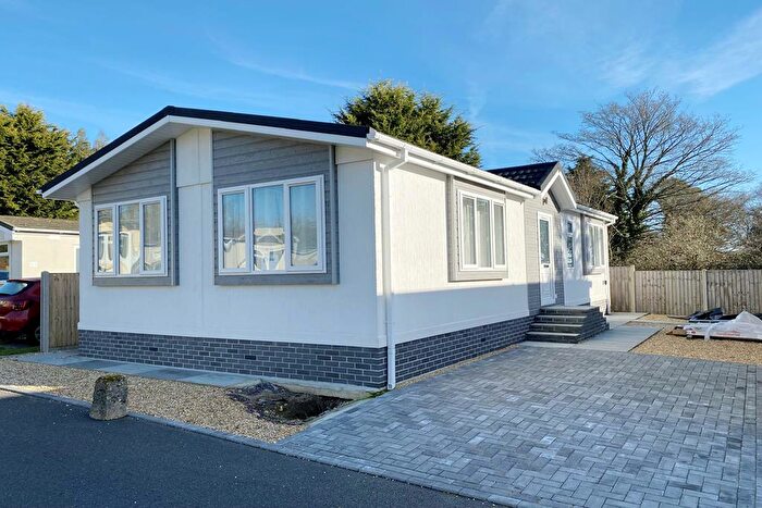 2 Bedroom Park Home For Sale In Slepe Park, Dorchester Road, Lytchett Minster, Dorset, BH16