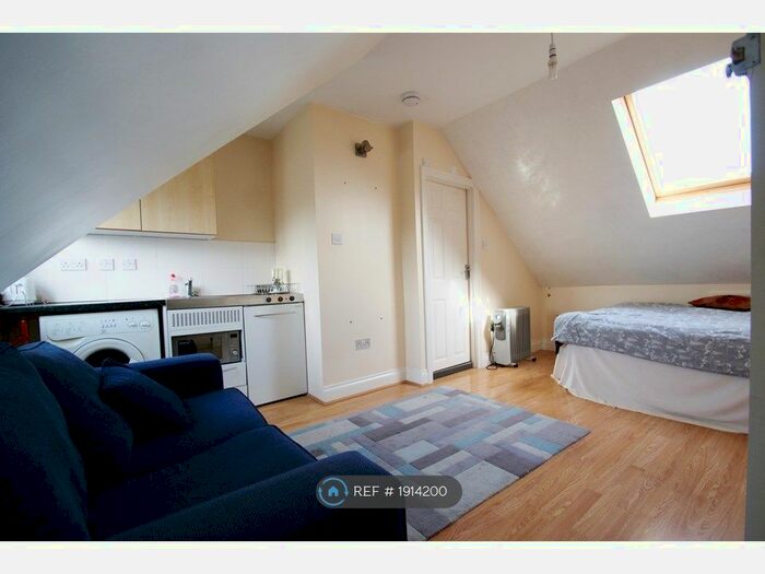 Studio To Rent In Long Drive, London, W3