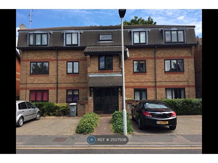 1 Bedroom Flat To Rent In Magpie Close, London, E7