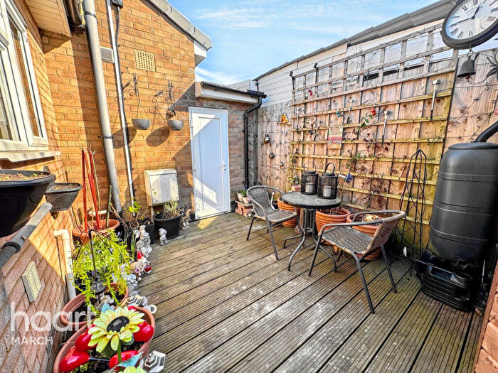 2 Bedroom Detached Bungalow For Sale In Meadowlands, March, PE15