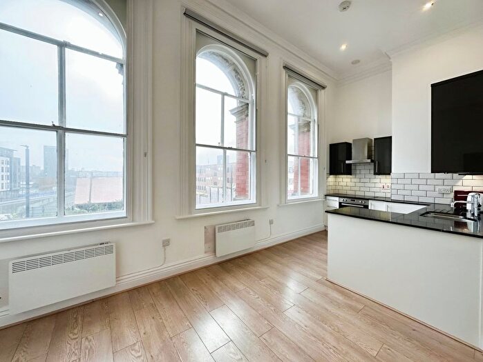 1 Bedroom Flat For Sale In Belgrave Court, A New Briggate, Leeds, LS1