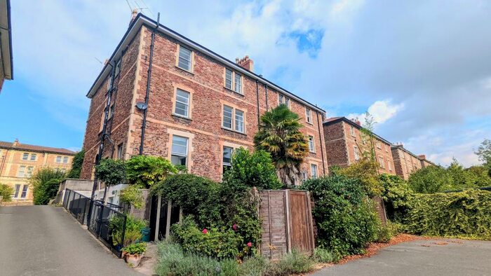 3 Bedroom Flat To Rent In Apsley Road, Clifton, Bristol, BS8