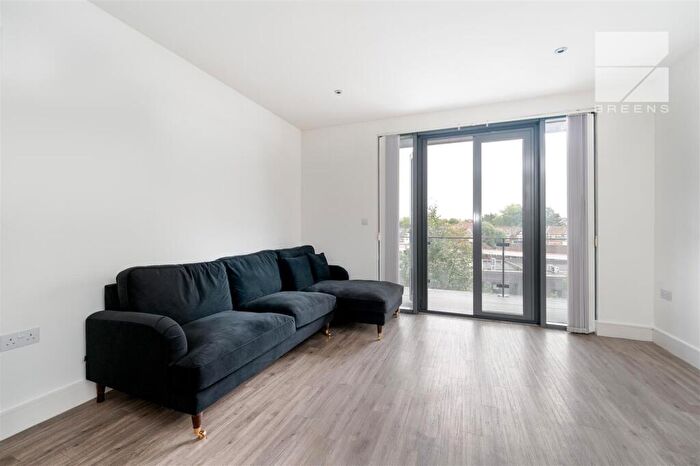 1 Bedroom Flat To Rent In Larkshall Road, London, E4