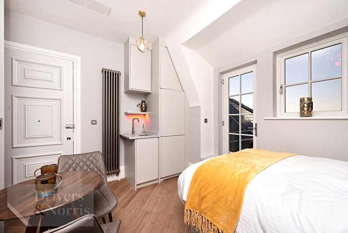 Studio To Rent In Montserrat Road, Putney, London, SW15