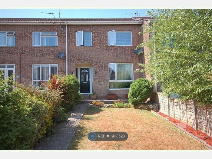 3 Bedroom Terraced House To Rent In Whitecroft Way, Bristol, BS15