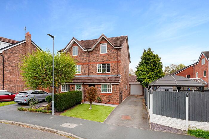3 Bedroom Town House For Sale In Brackenwood Drive, Widnes, WA8