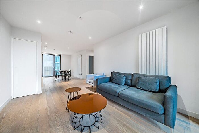 2 Bedroom Flat To Rent In Royal Crest Avenue, London, E16
