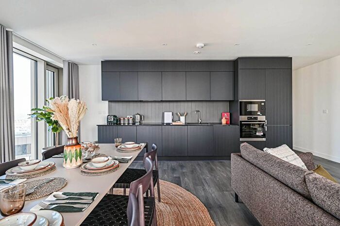 2 Bedroom Flat To Rent In Cherry Park Lane, Stratford, London, E20