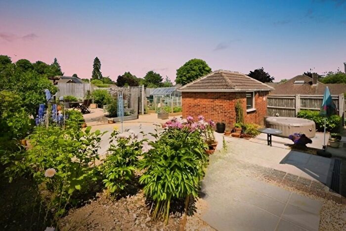 3 Bedroom Bungalow For Sale In Sheppard Road, Basingstoke, Hampshire, RG21