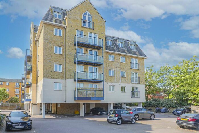 2 Bedroom Apartment To Rent In Clarence Lodge, Hoddesdon, Hoddesdon, Hertfordshire, EN11