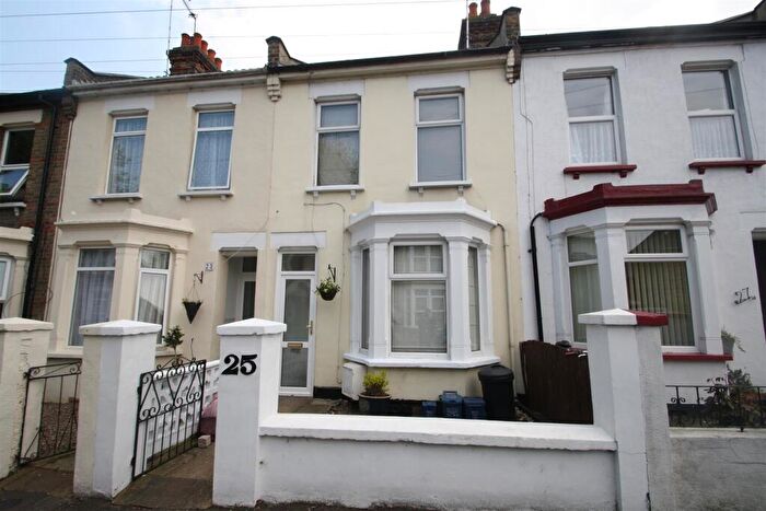 2 Bedroom Terraced House To Rent In Cliff Avenue, Westcliff-On-Sea, SS0