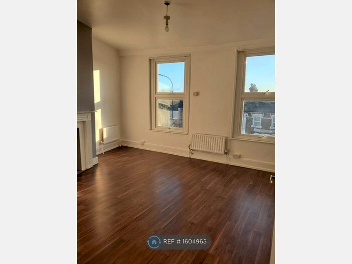 2 Bedroom Flat To Rent In Forest Hill, London, SE23