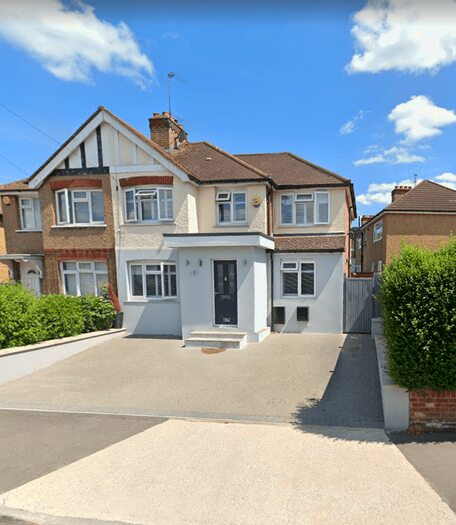 5 Bedroom Semi-Detached House To Rent In Snowden Avenue, Hillingdon, Uxbridge, UB10