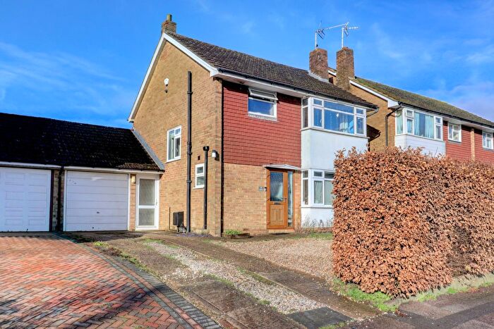 3 Bedroom Detached House For Sale In Wycombe Road, Holmer Green, High Wycombe, Buckinghamshire, HP15