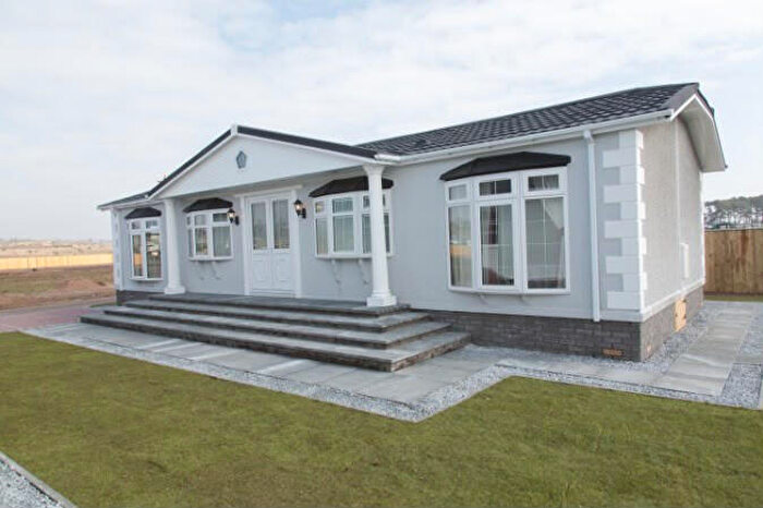 2 Bedroom Lodge For Sale In Winchester, Hampshire, SO21