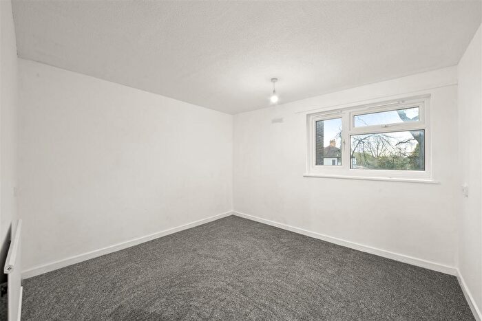 1 Bedroom Flat For Sale In Jeymer Drive, Greenford, UB6