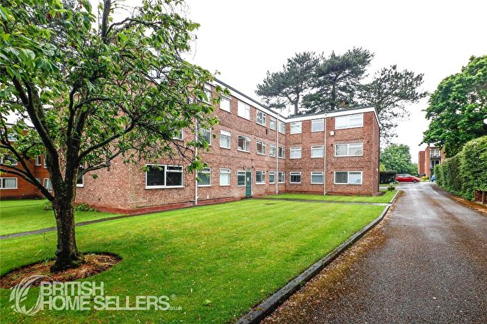 2 Bedroom Apartment For Sale In Station Road, Sutton Coldfield, West Midlands, B73