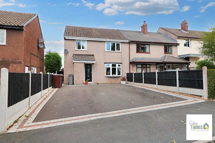 3 Bedroom Town House For Sale In Crestway Road, Baddeley Green, Stoke-On-Trent, ST2