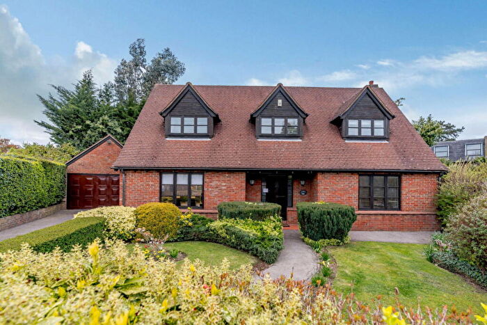 4 Bedroom Detached House For Sale In Ducks Hill Road, Northwood, HA6