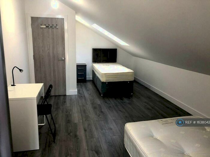1 Bedroom Flat To Rent In Saffron Lane, Leicester, LE2