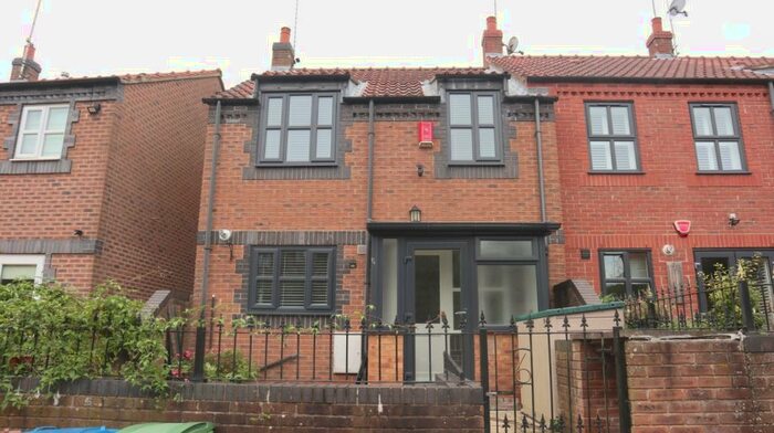 3 Bedroom Semi-Detached House To Rent In Taylors Rise, Walkington, Beverley, Yorkshire, , Uk, HU17