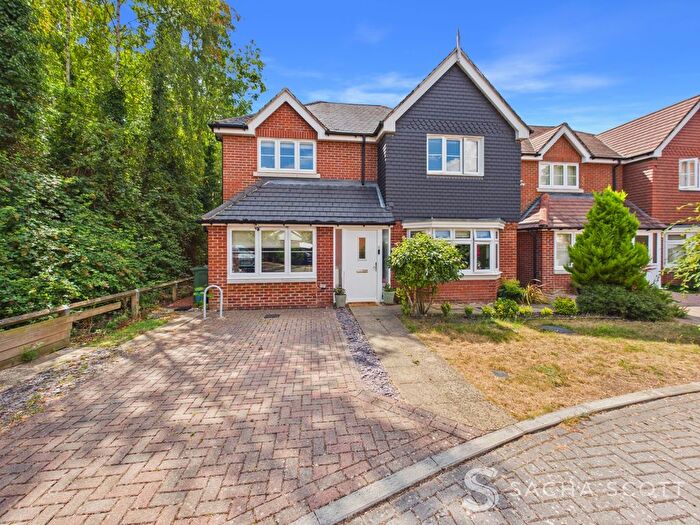 4 Bedroom Detached House For Sale In Rona Maclean Close, Epsom, KT19
