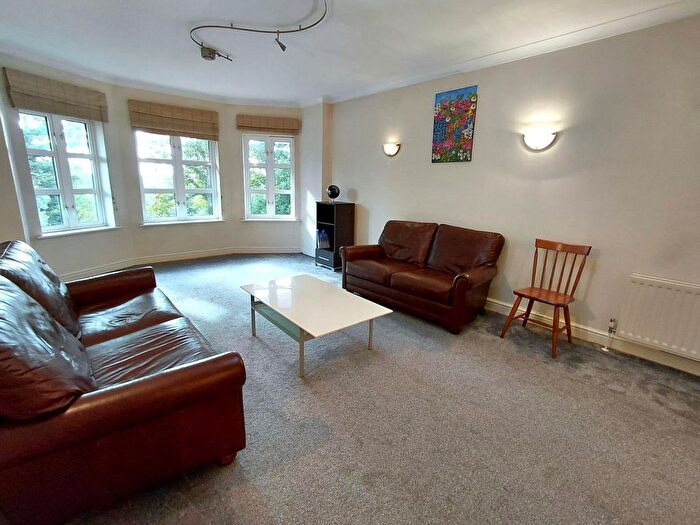 2 Bedroom Flat To Rent In Clarice Court, Hendon, London, NW4