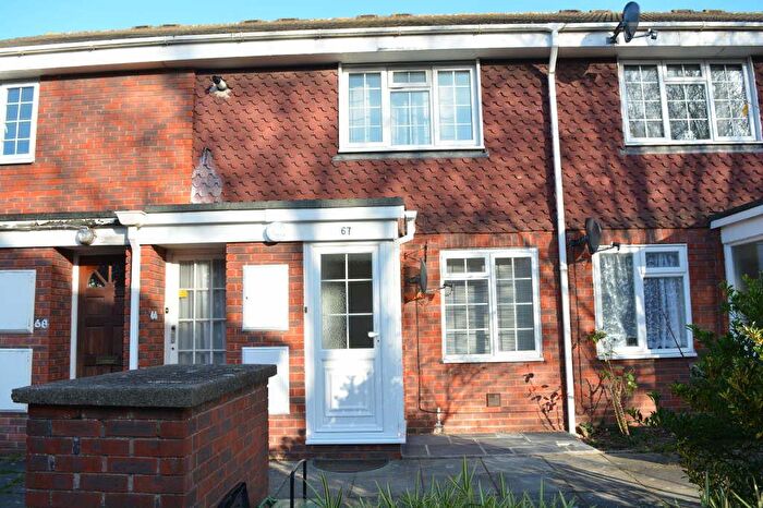 1 Bedroom Maisonette To Rent In Delaporte Close, Epsom, Surrey, KT17
