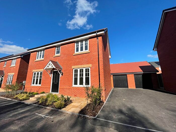3 Bedroom Detached House To Rent In Turnstone Way, Cannock, WS11