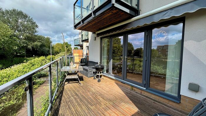 3 Bedroom Semi-Detached House To Rent In Firepool View, Taunton, TA1