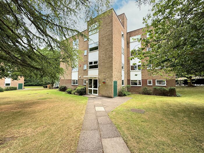 2 Bedroom Flat For Sale In Mallards Reach, Solihull, B92