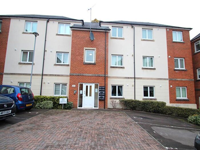 2 Bedroom Flat To Rent In Llyn House, Golden Mile View, Newport, NP20
