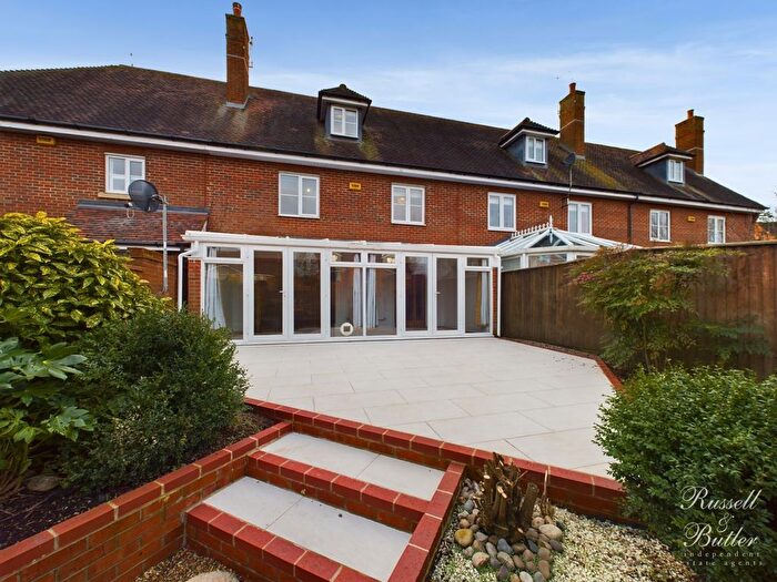 4 Bedroom Town House For Sale In Waine Close, Buckingham, MK18