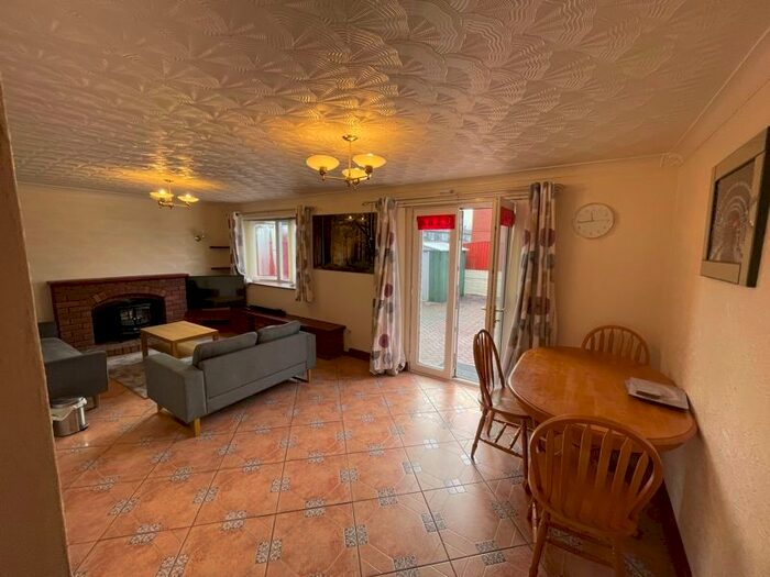 3 Bedroom Terraced House To Rent In Woodhatch Road, Brookvale, Runcorn, WA7