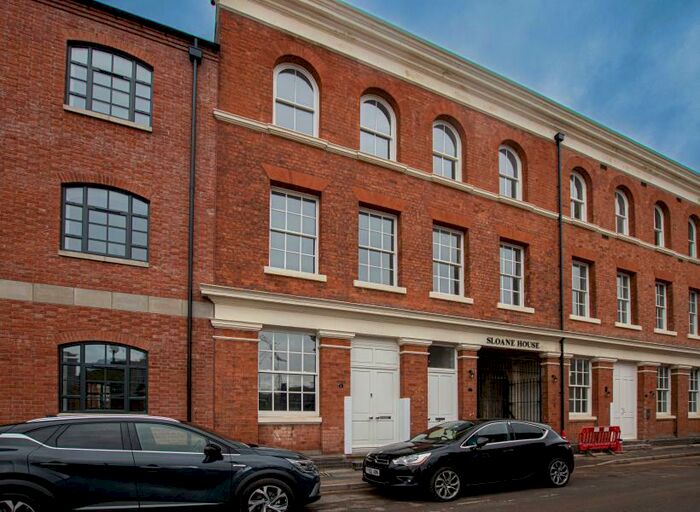 3 Bedroom Town House To Rent In Camden Drive, Jewellery Quarter, Brmingham, B1