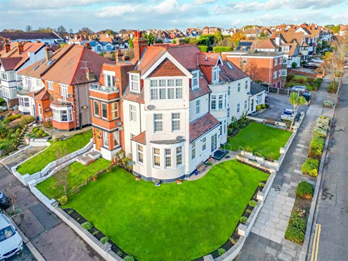 1 Bedroom Flat To Rent In Chadwick Road, Westcliff-On-Sea, SS0