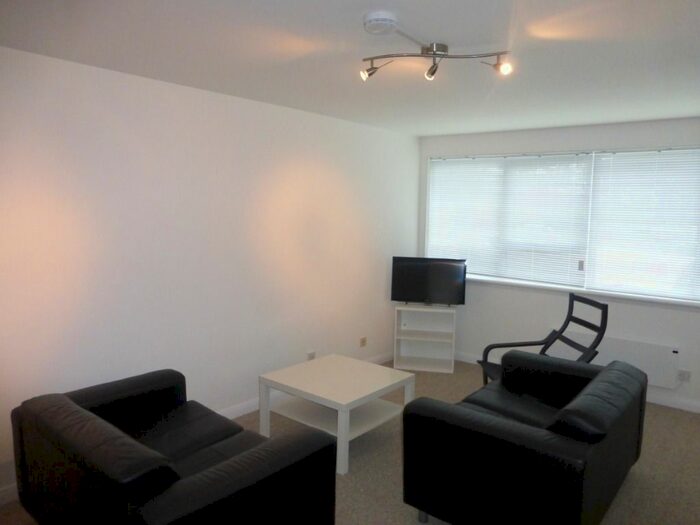 2 Bedroom Flat To Rent In Fonthill Terrace, Ferryhill, Aberdeen, AB11