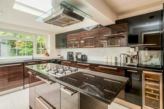 3 Bedroom Semi-Detached House To Rent In Furrow Way, SL6