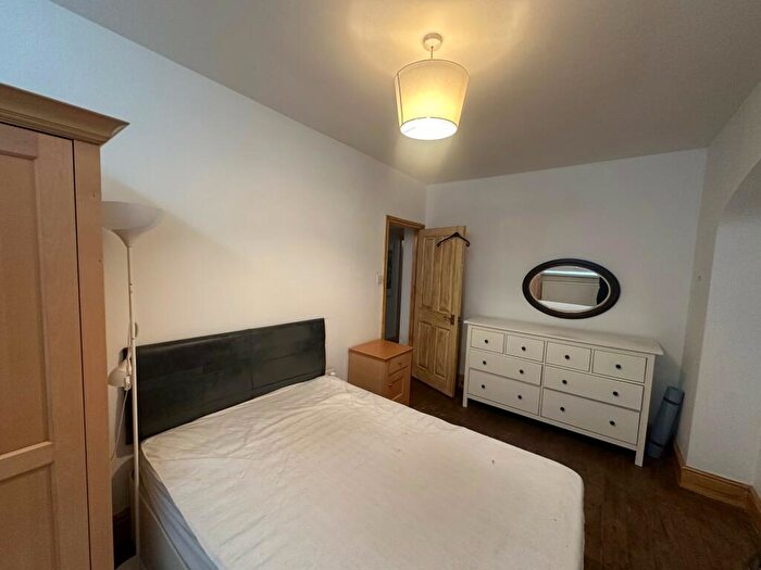 2 Bedroom Flat To Rent In North Valley Road, BB8