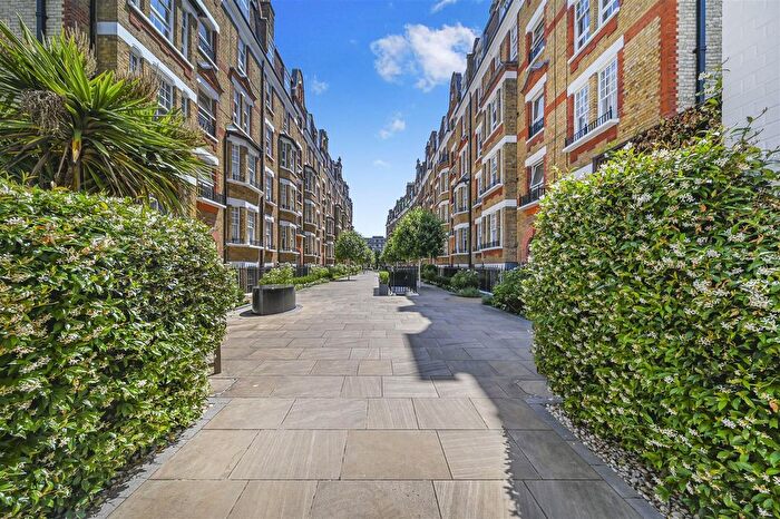 1 Bedroom Flat For Sale In The Marlborough, Walton Street, SW3