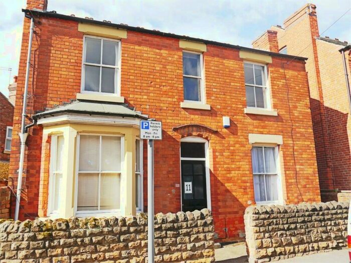 4 Bedroom Detached House To Rent In Midland Avenue, Lenton, NG7